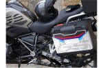 Sada nálepiek na kufor 20216 BMW R 1250 GS TRIPLE BLACK (21-23), R1200GS (00-18), R1200GS EXCLUSIVE (17-18), R1200GS RALLYE (17-18), R1250GS (18-24), R1250GS ADVENTURE (18-24), R1250GS RALLYE (21-23)